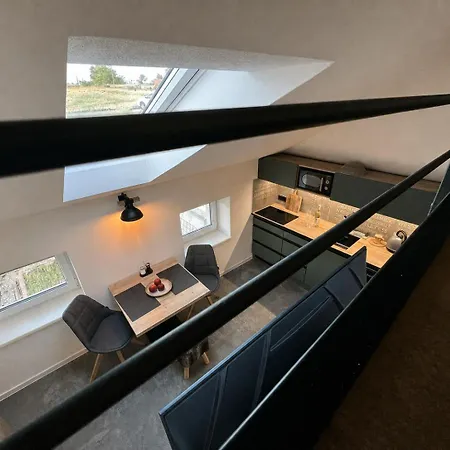 Loftstay - 4 Wine Penzion 3*