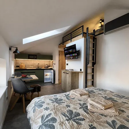 Loftstay - 4 Wine Penzion