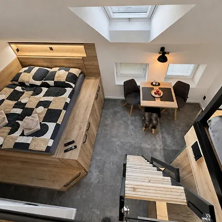 Penzion Loftstay - 4 Wine 3*