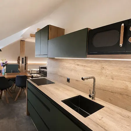 Penzion Loftstay - 4 Wine 3*