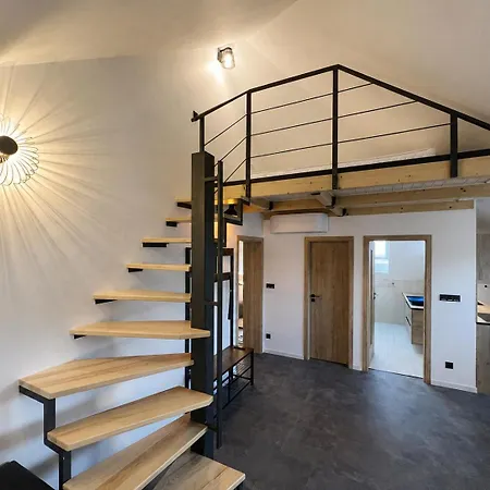 Loftstay - 4 Wine 3* Kucharovice